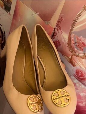Tory Burch Light Beige/Pink Benton Pumps